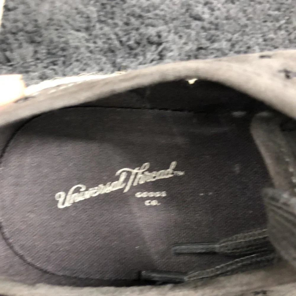 Universal thread‎ gray tennis shoes canvas
